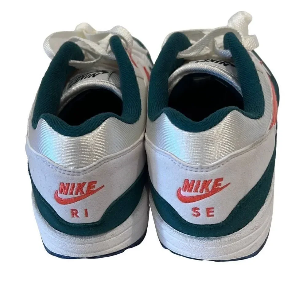 Nike Air Max Women’s Sz.9.5